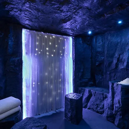 Hotel apartamentowy De L'heliopic 4*