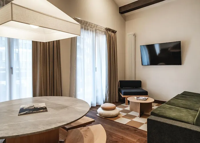 De L'héliopic 4* شامونكس